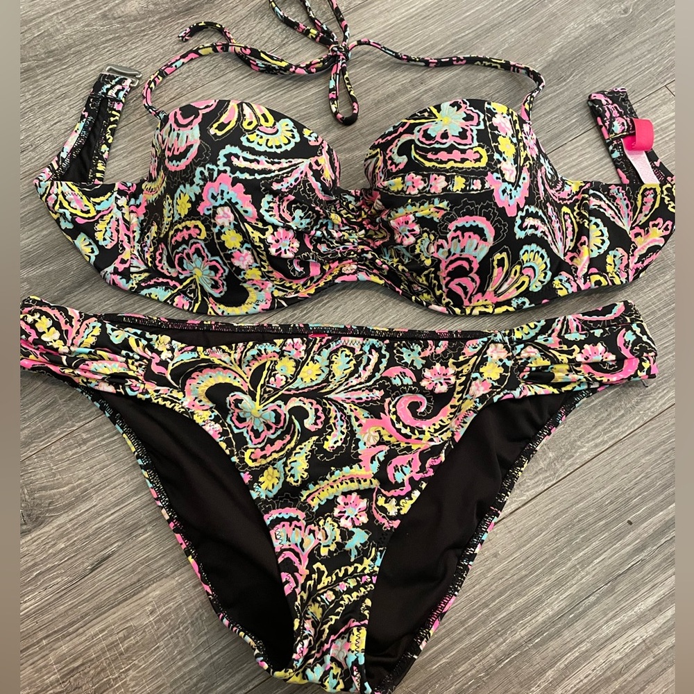 Victoria’s Secret paisley print bikini
